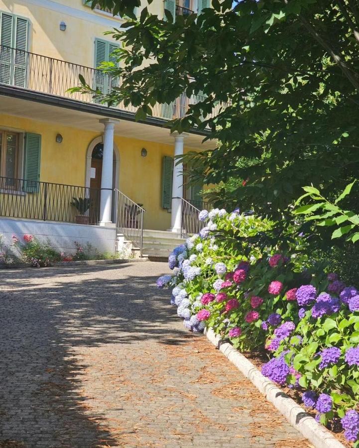 L'Ortensia Della Villa Isabella, Camera Con Vista Lago, Balcone Sul Parco E Bagno Esclusivo All'Esterno Della Camera Stresa Eksteriør bilde